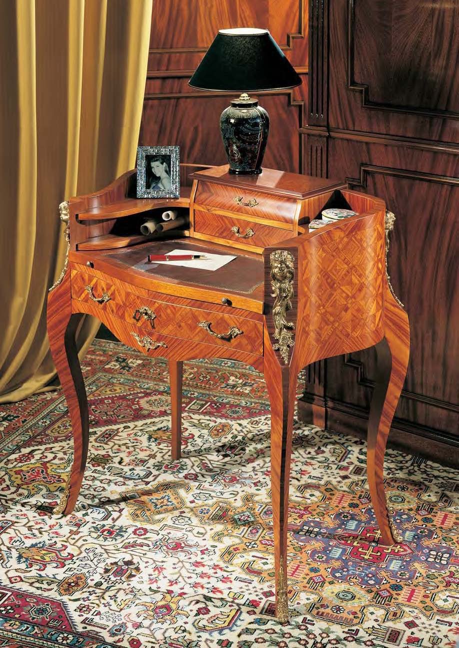 Тумба бюро на высоких ножках