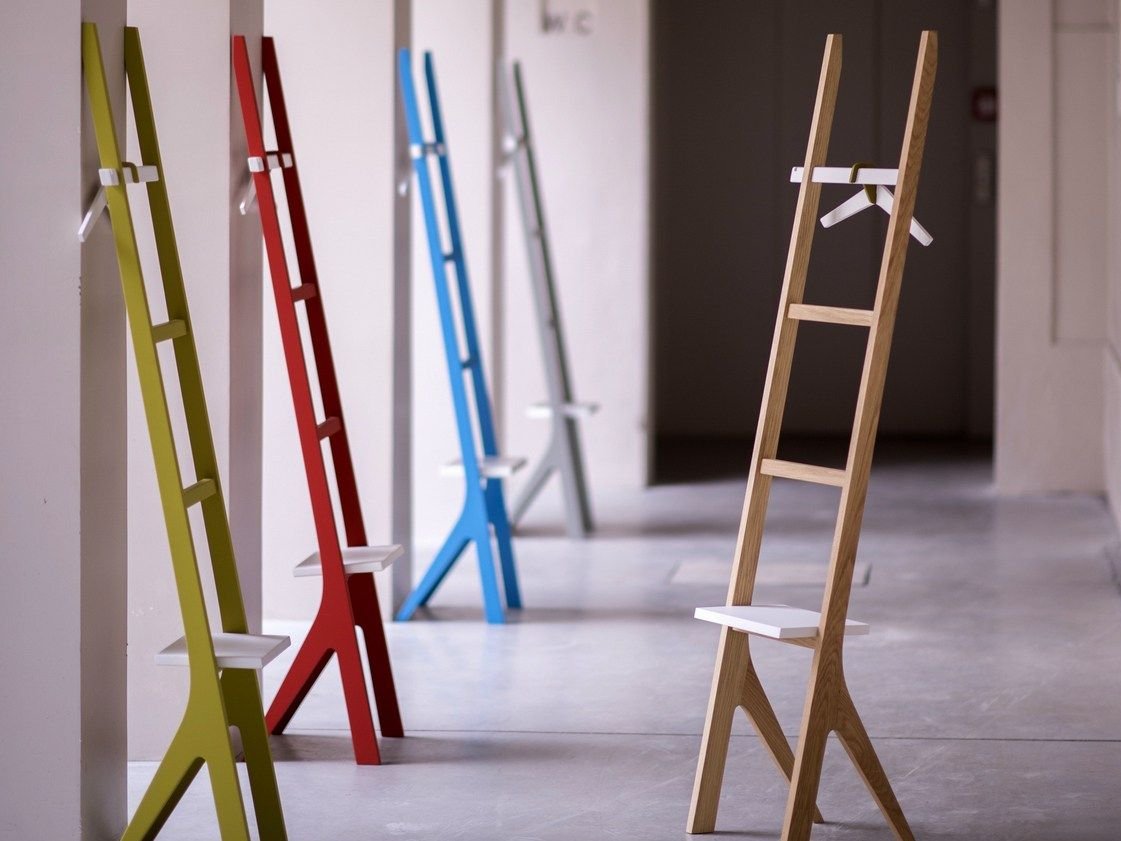 Вешалка лестница