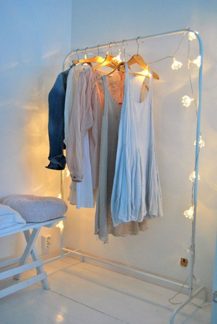 Вешалка для халата в спальне