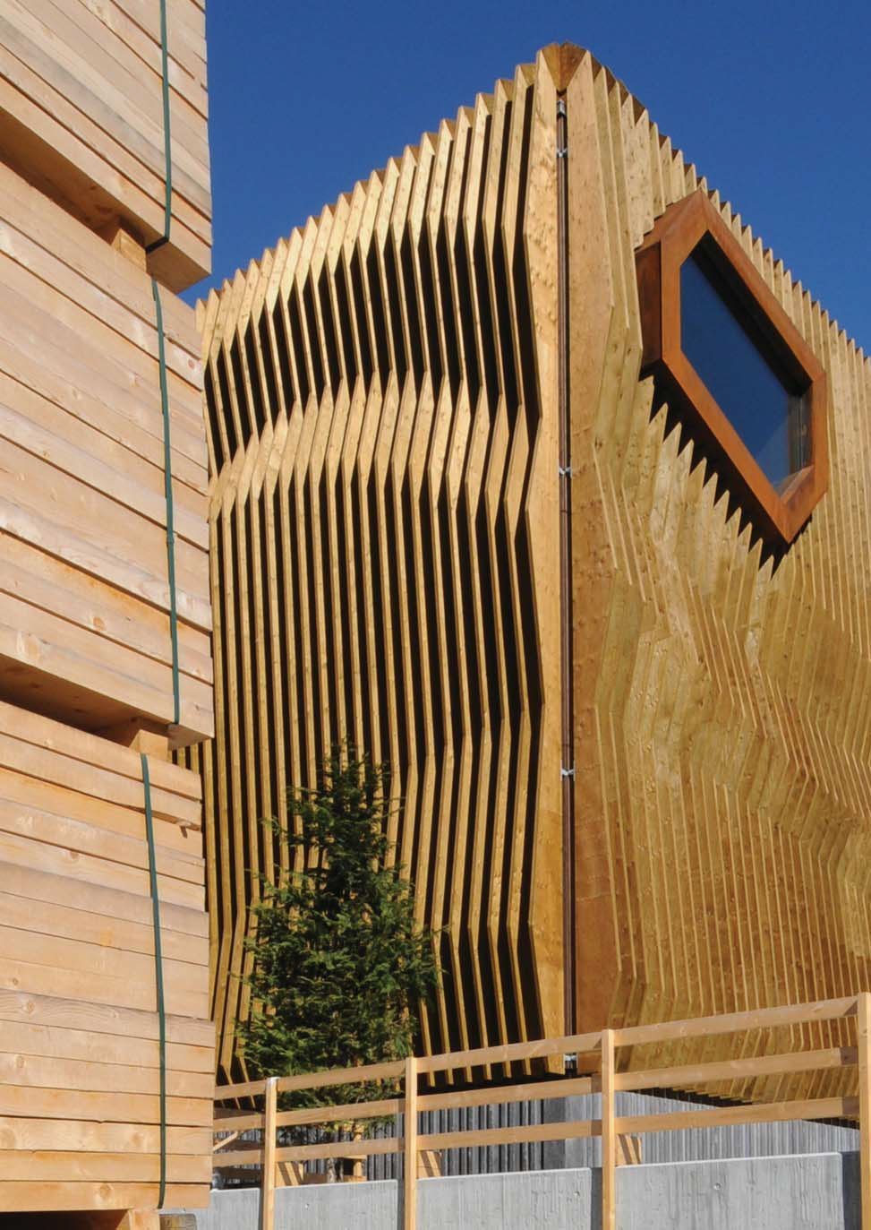 Реечная отделка фасада