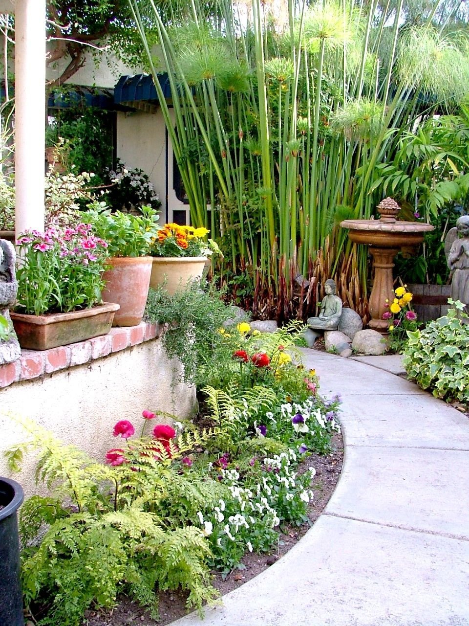 Интерьер садового участка