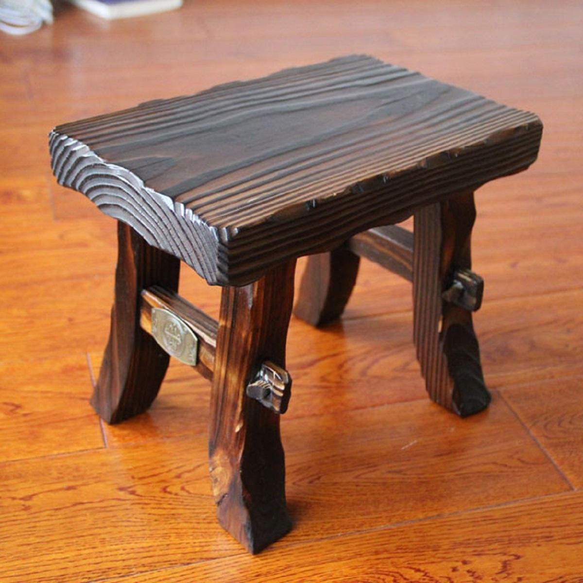 Табуретка деревянная