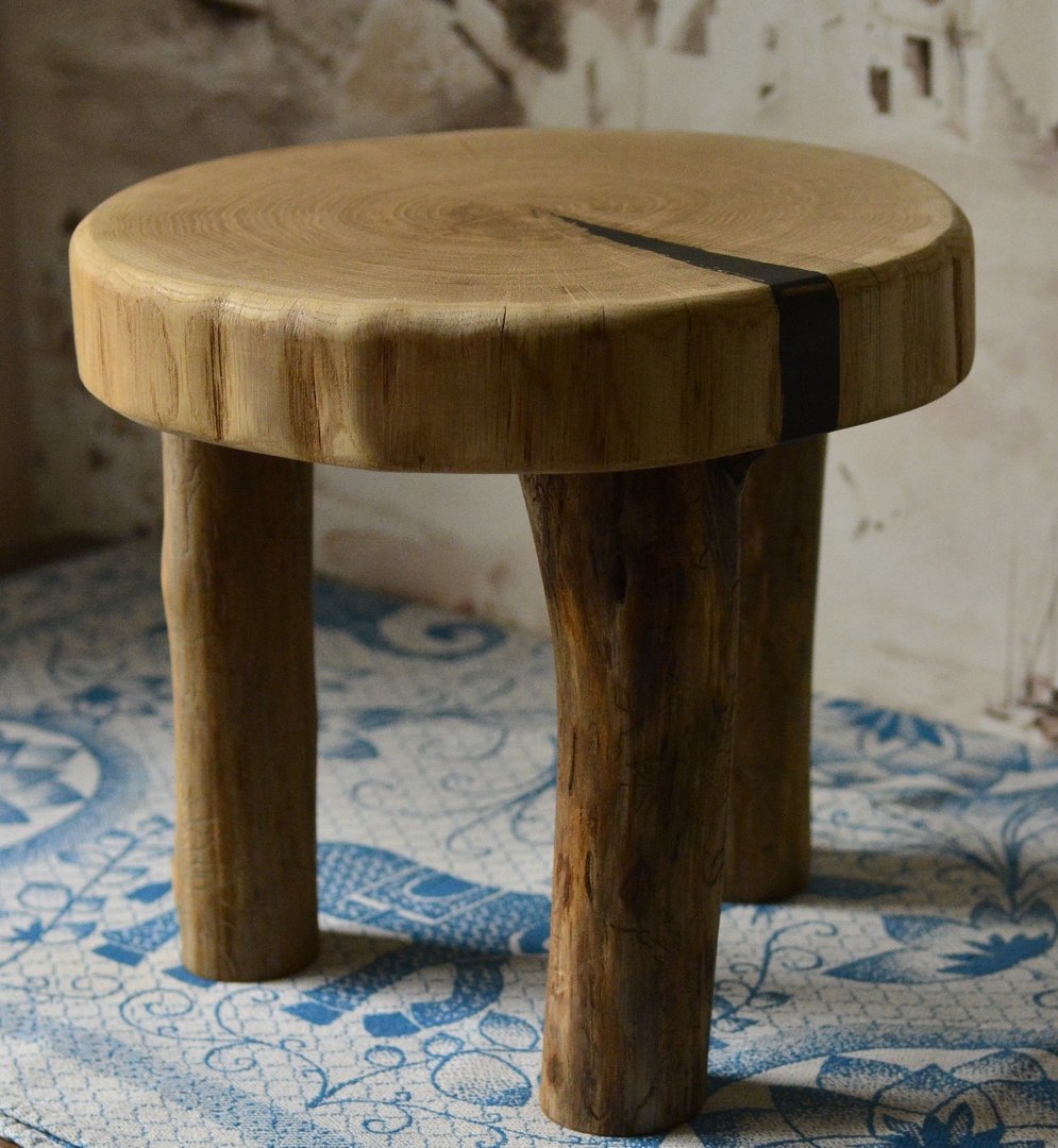 Табуретки из дерева