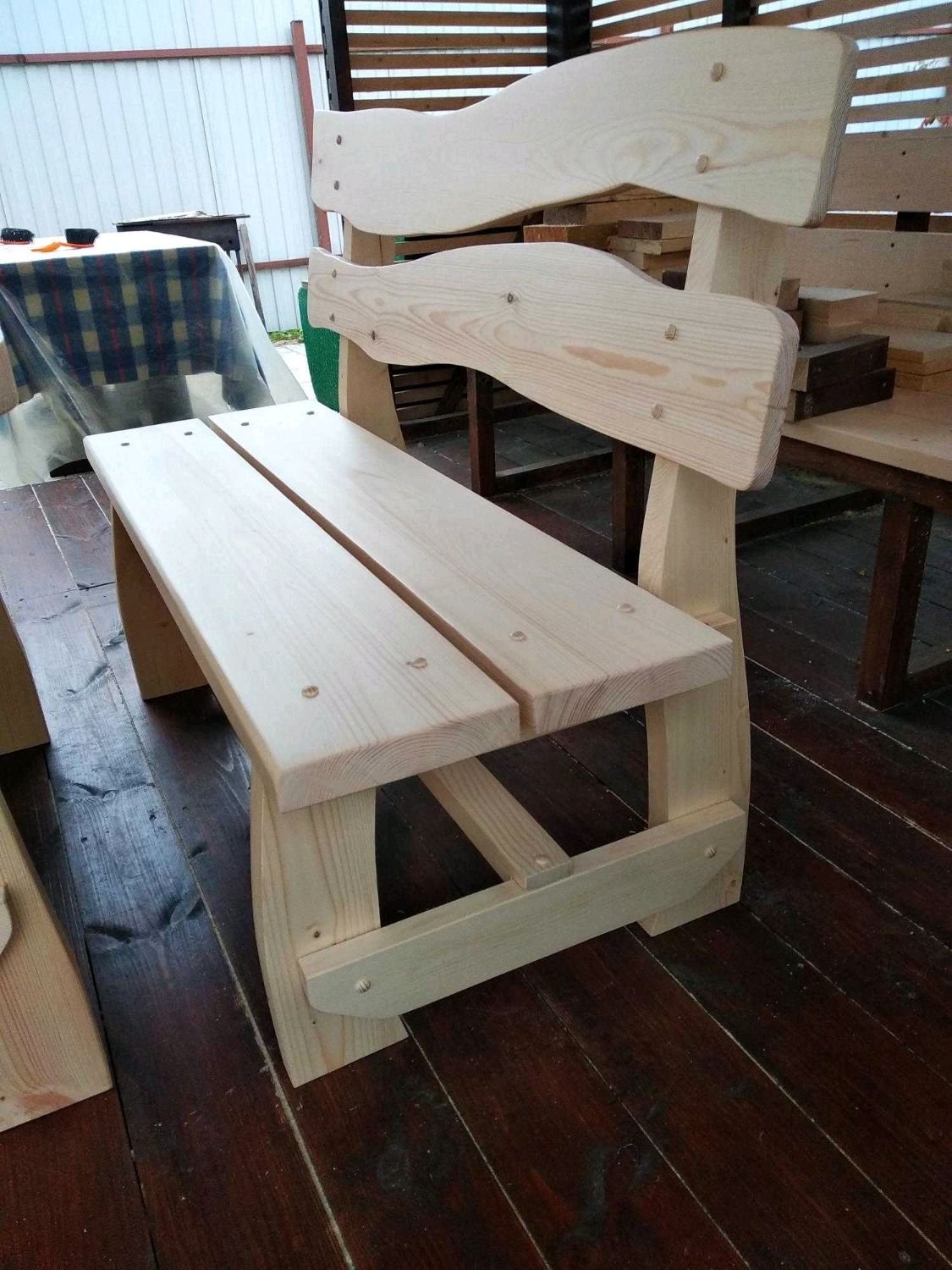 Скамейка деревянная