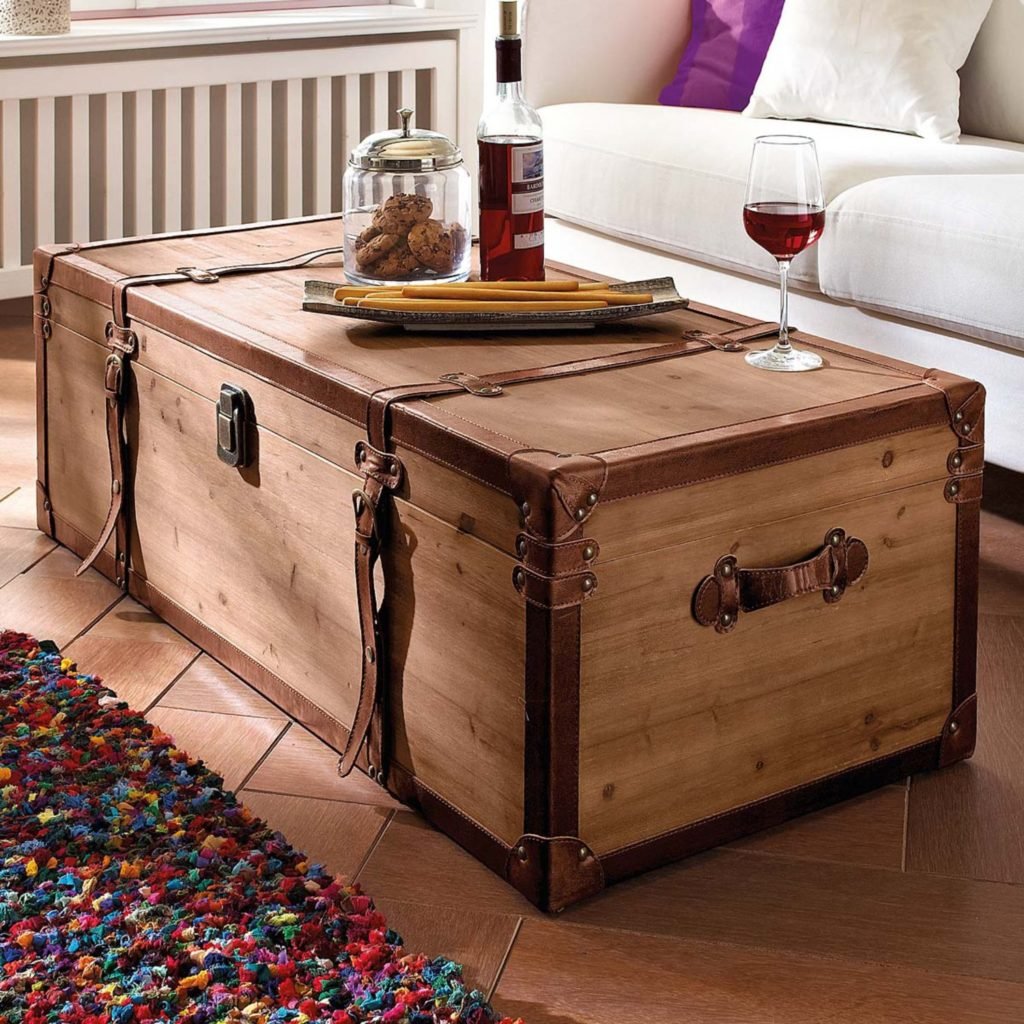 Сундук деревянный