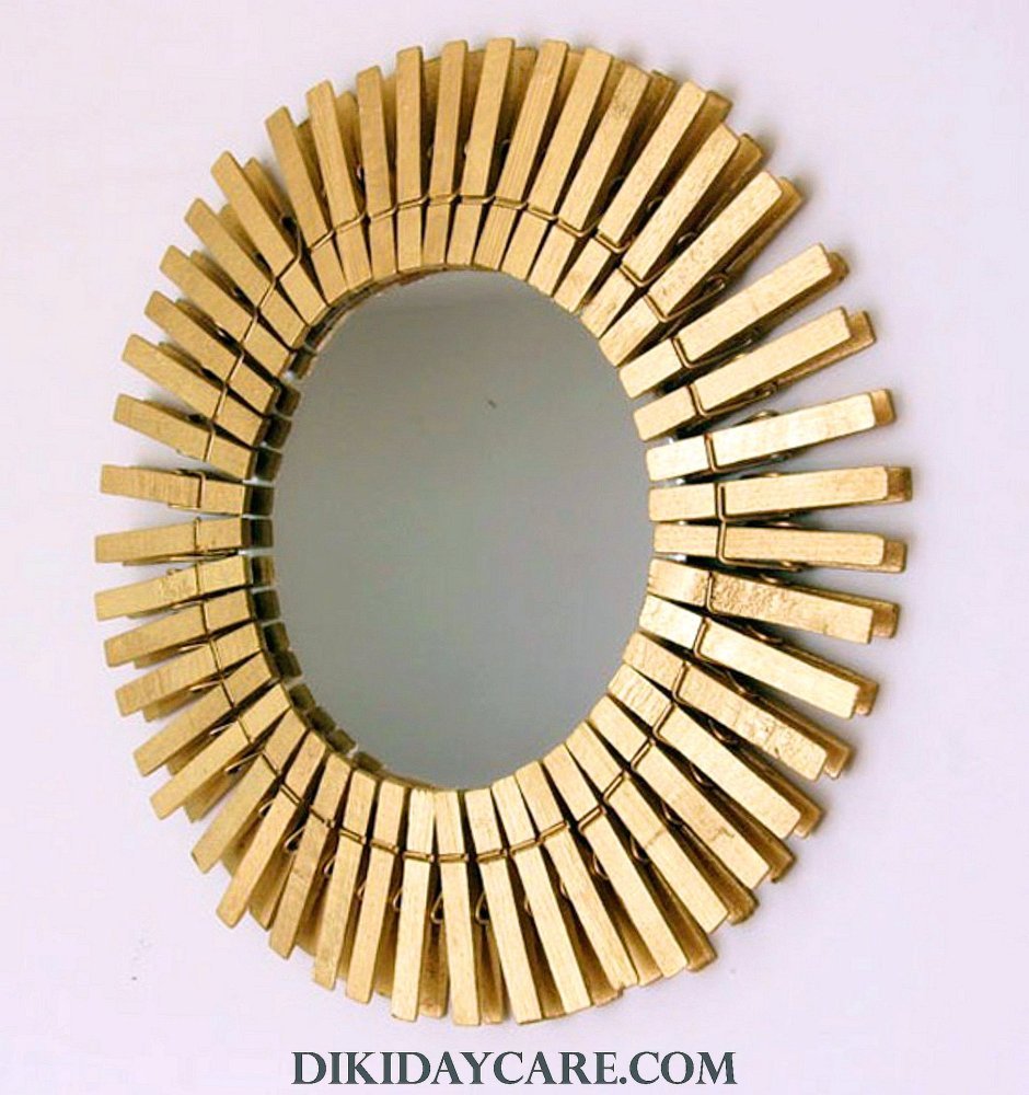 Рама для зеркала из прищепок