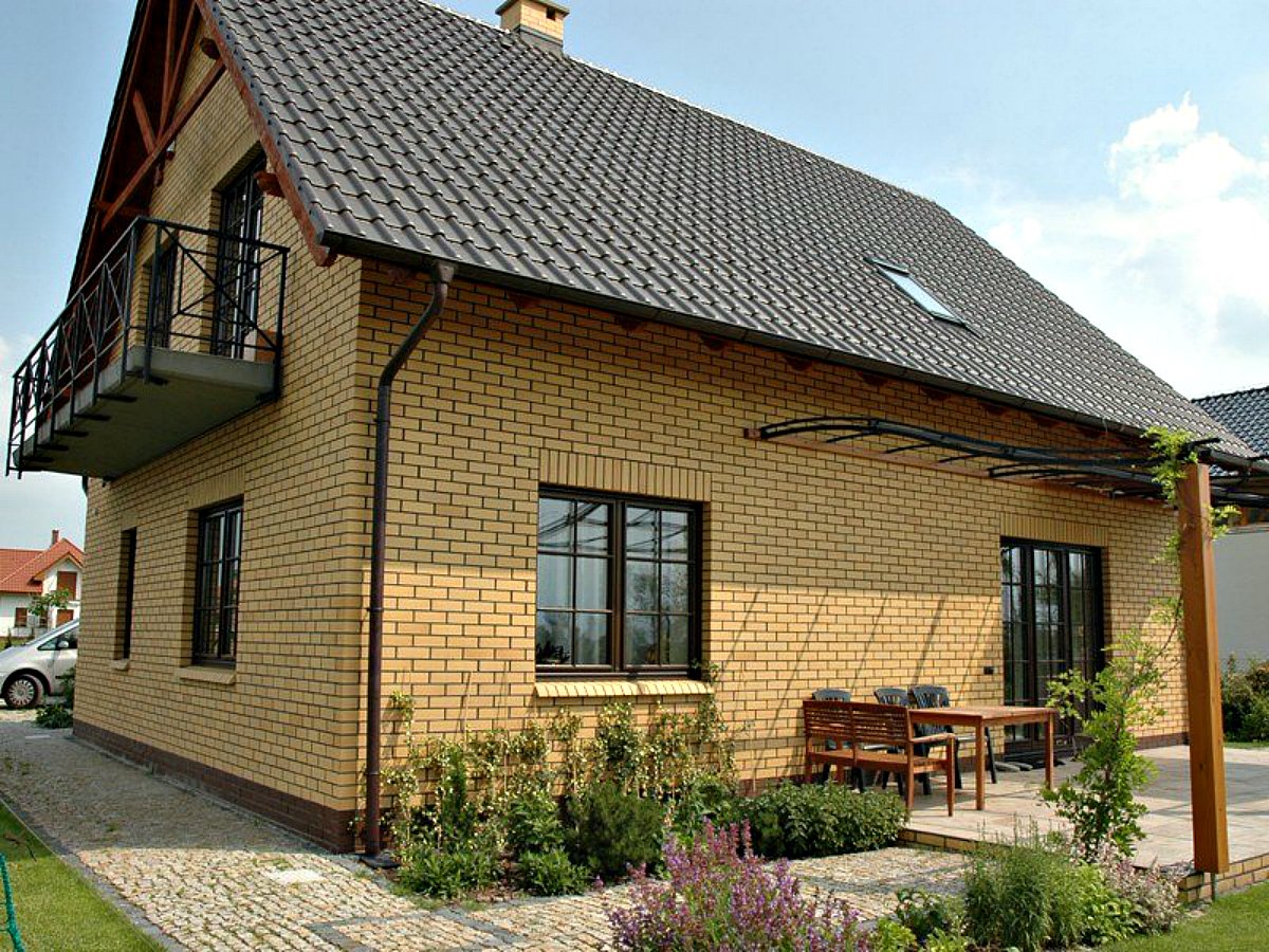 Дома из желтого облицовочного кирпича