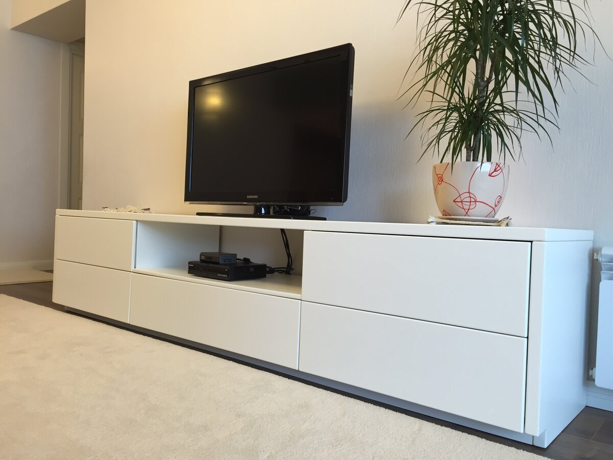 Подвесная ТВ тумба 2100 белый глянец