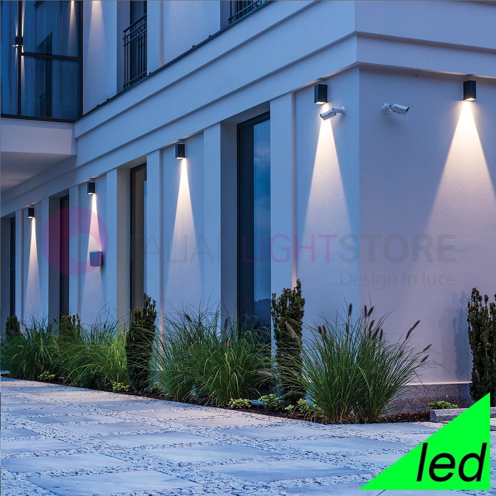 Уличные светильники на фасад здания