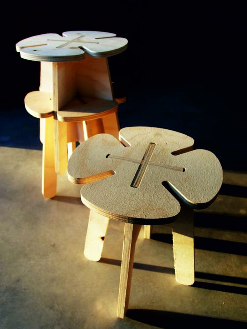 Маленькая табуретка из фанеры