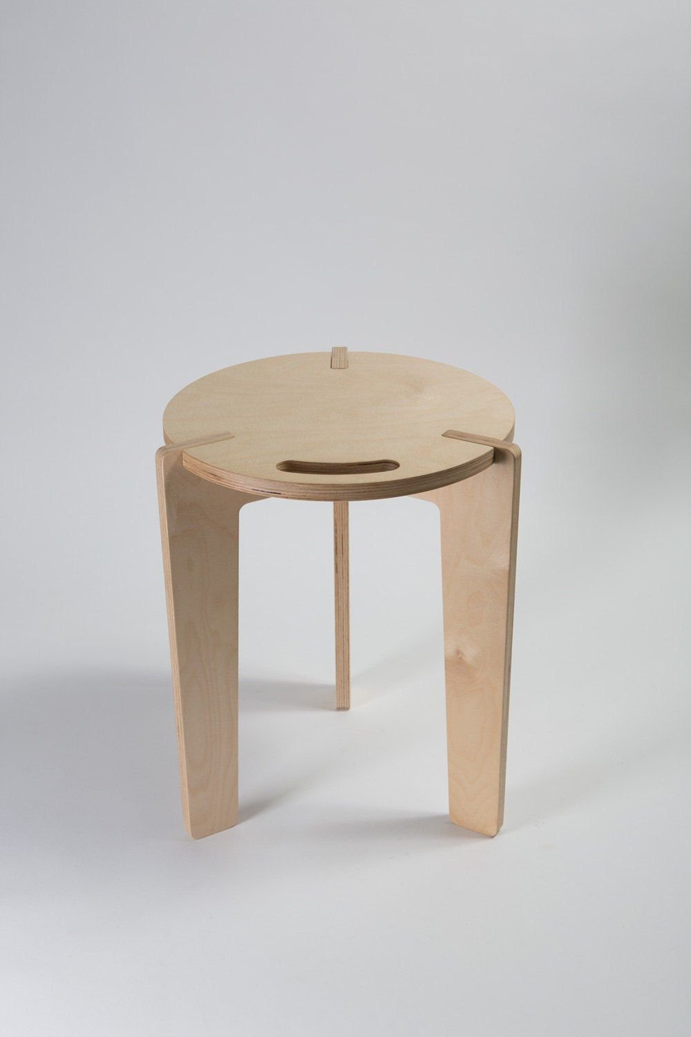 Табуретка из фанеры круглая