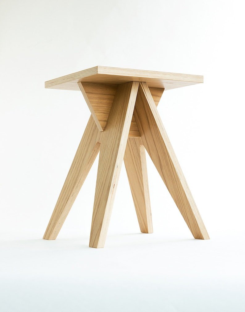 Оригинальный табурет