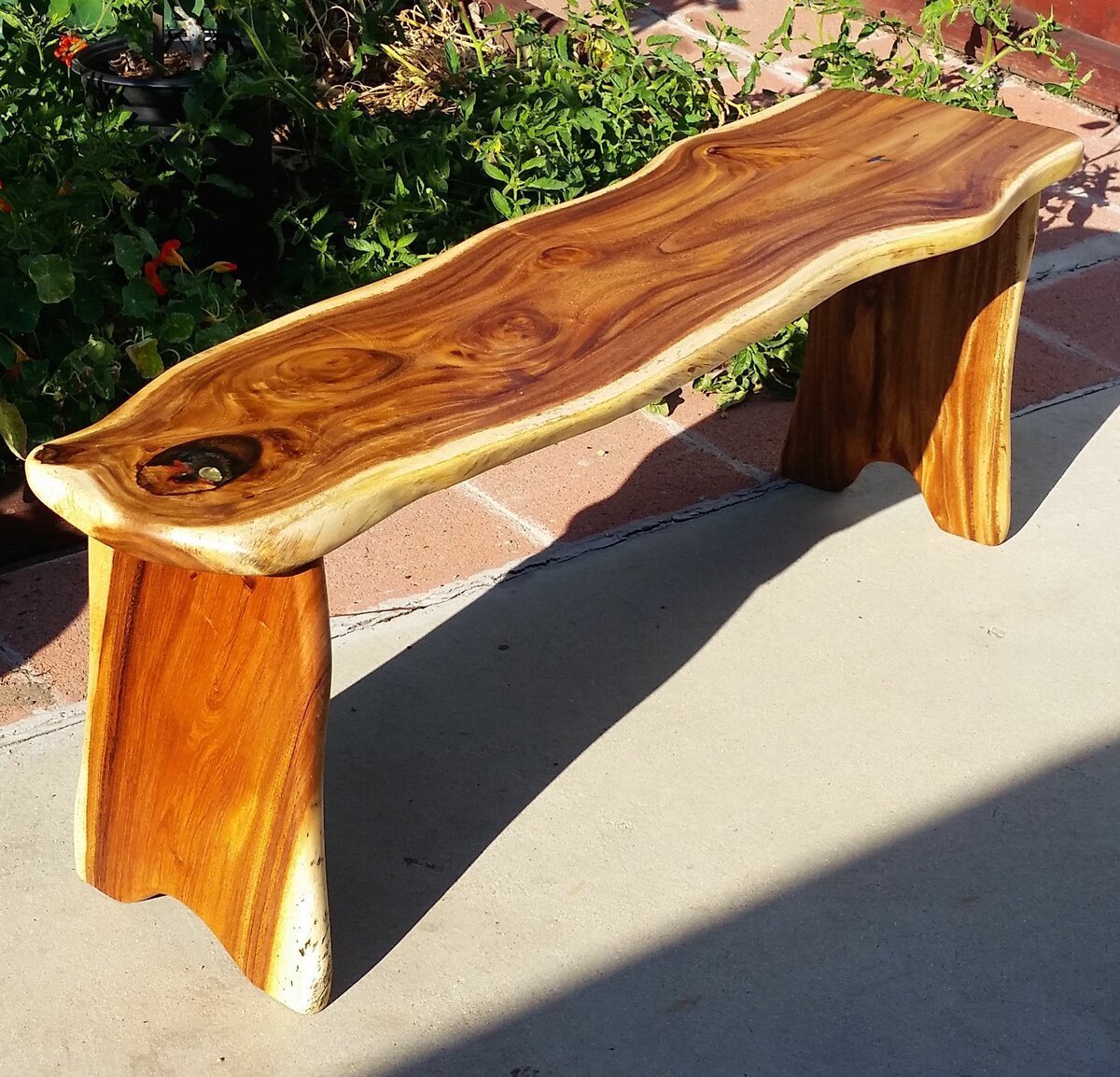 Скамейка из дерева