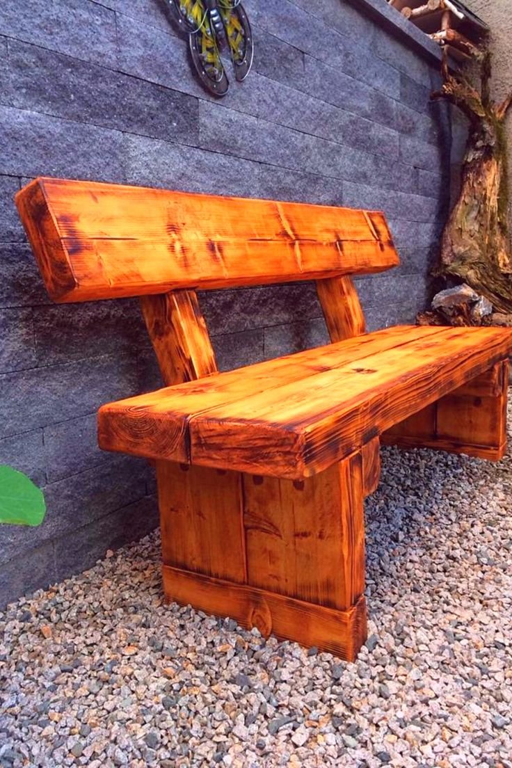 Лавочка деревянная