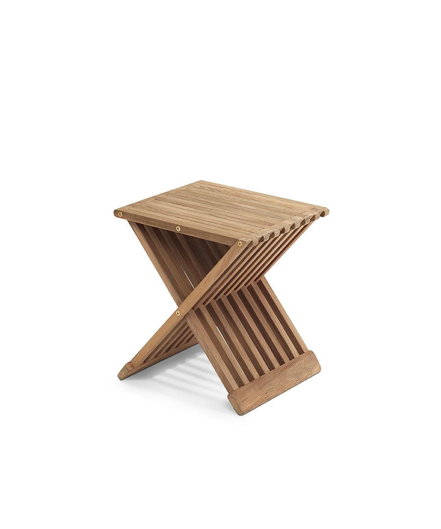 Деревянные складные табуретки