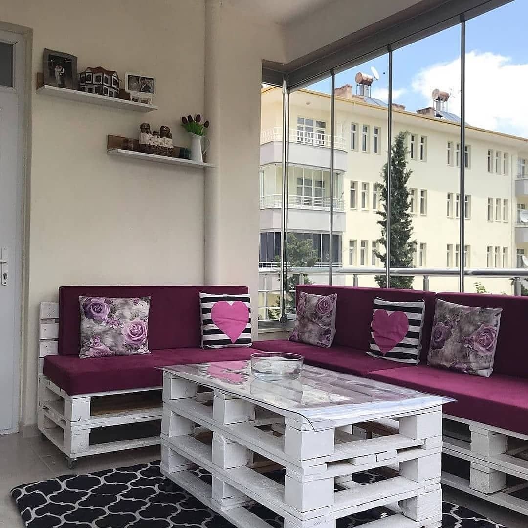 Мебель из поддонов белая