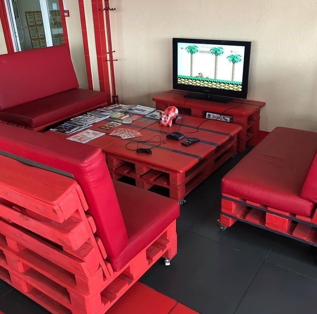 Кресло из поддонов