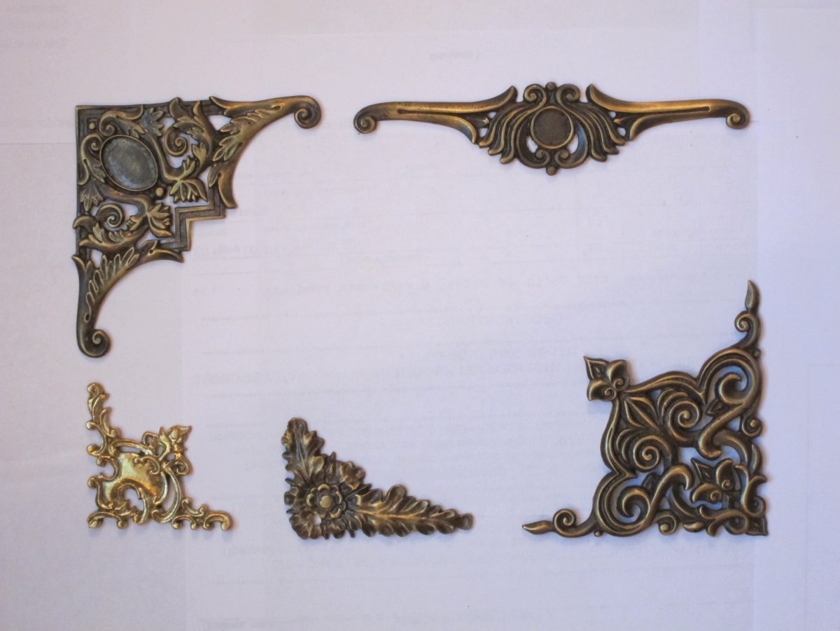 Накладка угловая декоративная