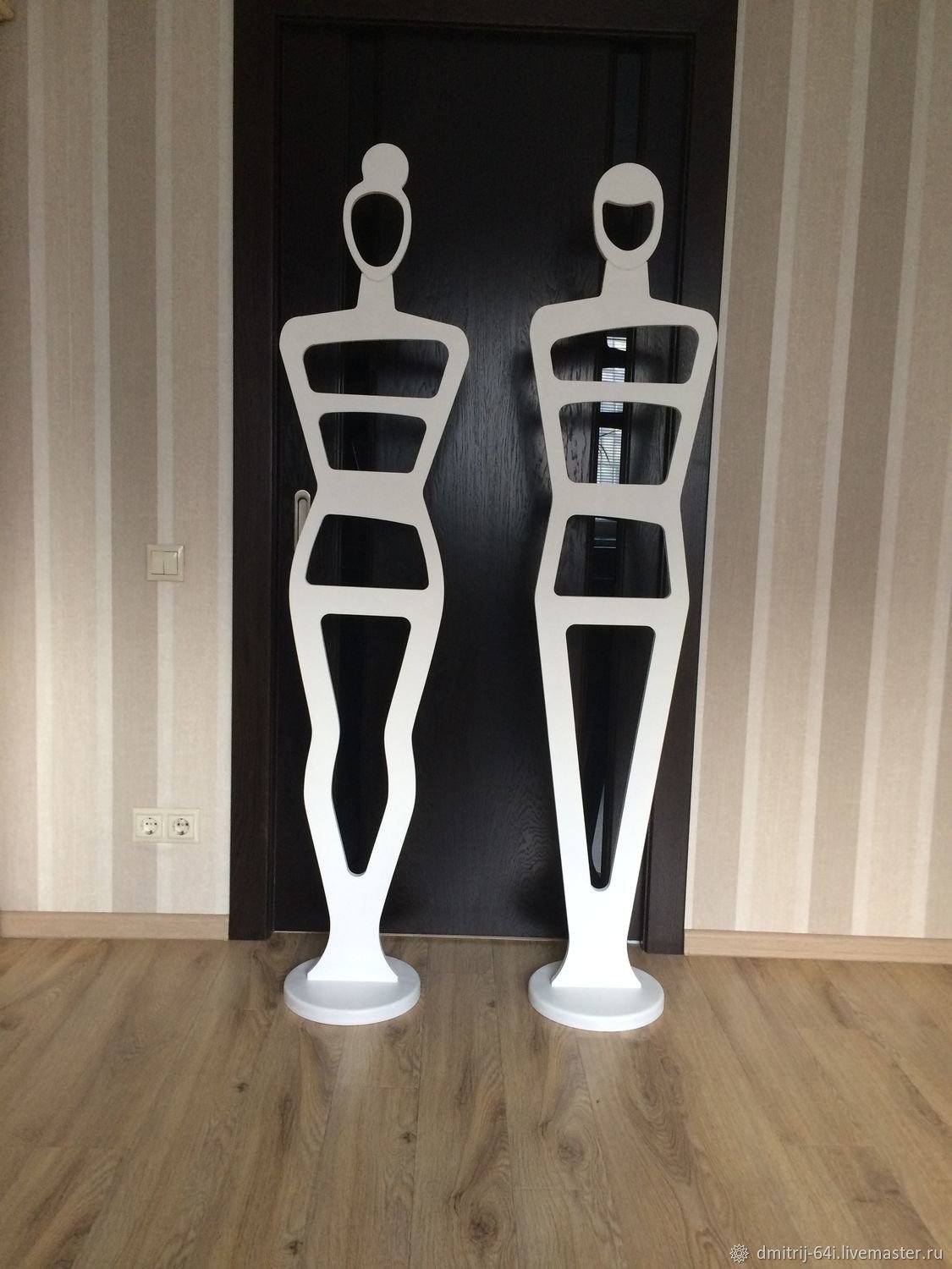 Необычные напольные вешалки