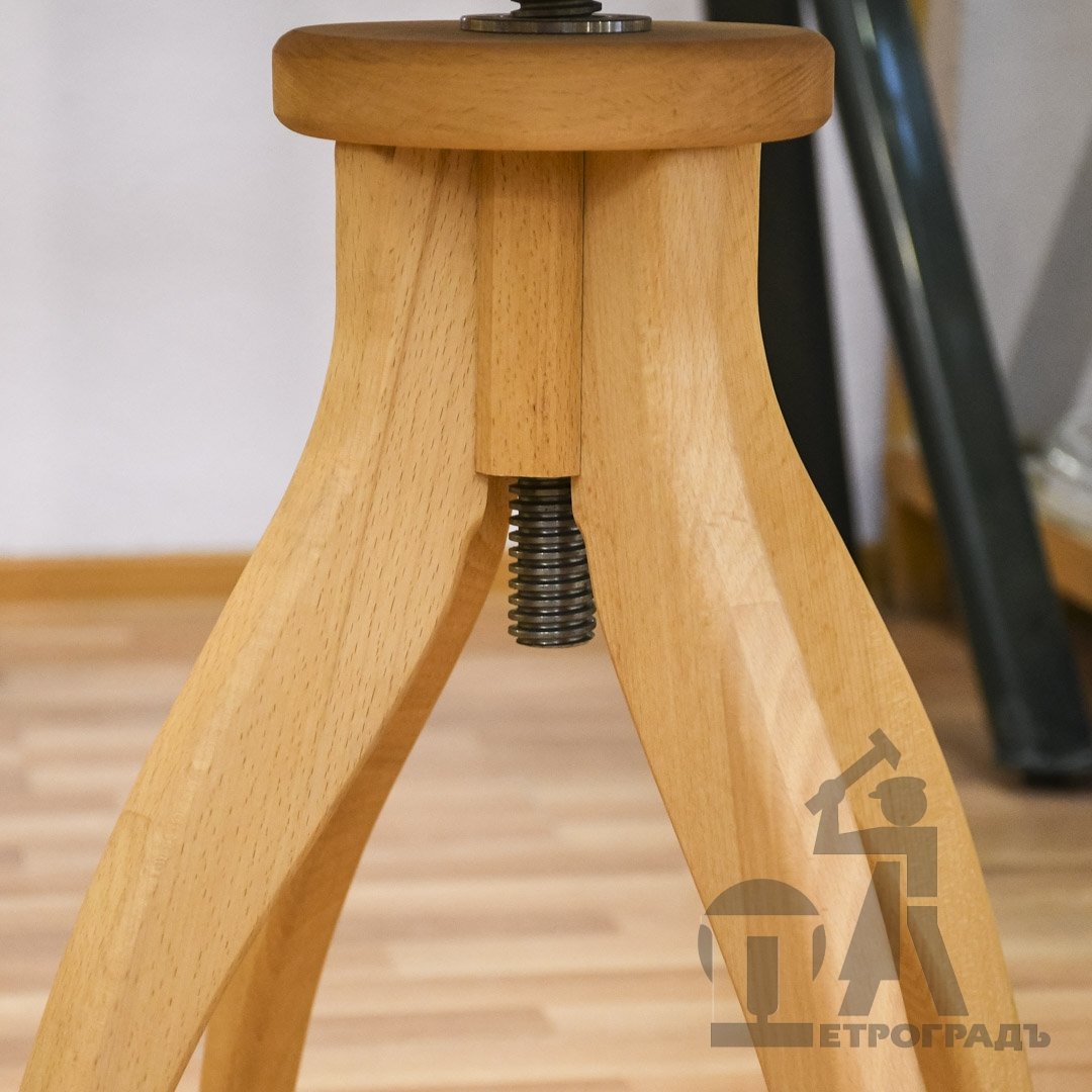 Винтовой табурет