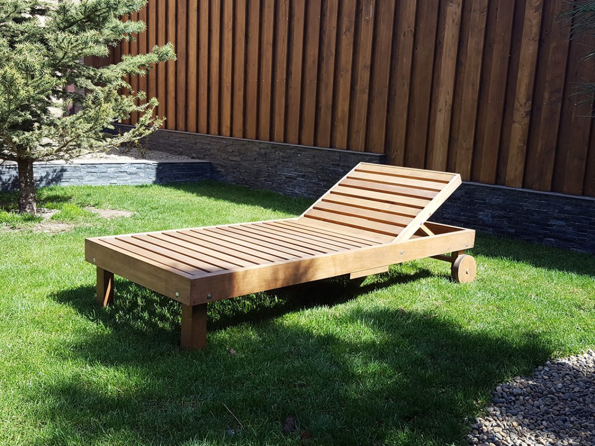 Шезлонг деревянный