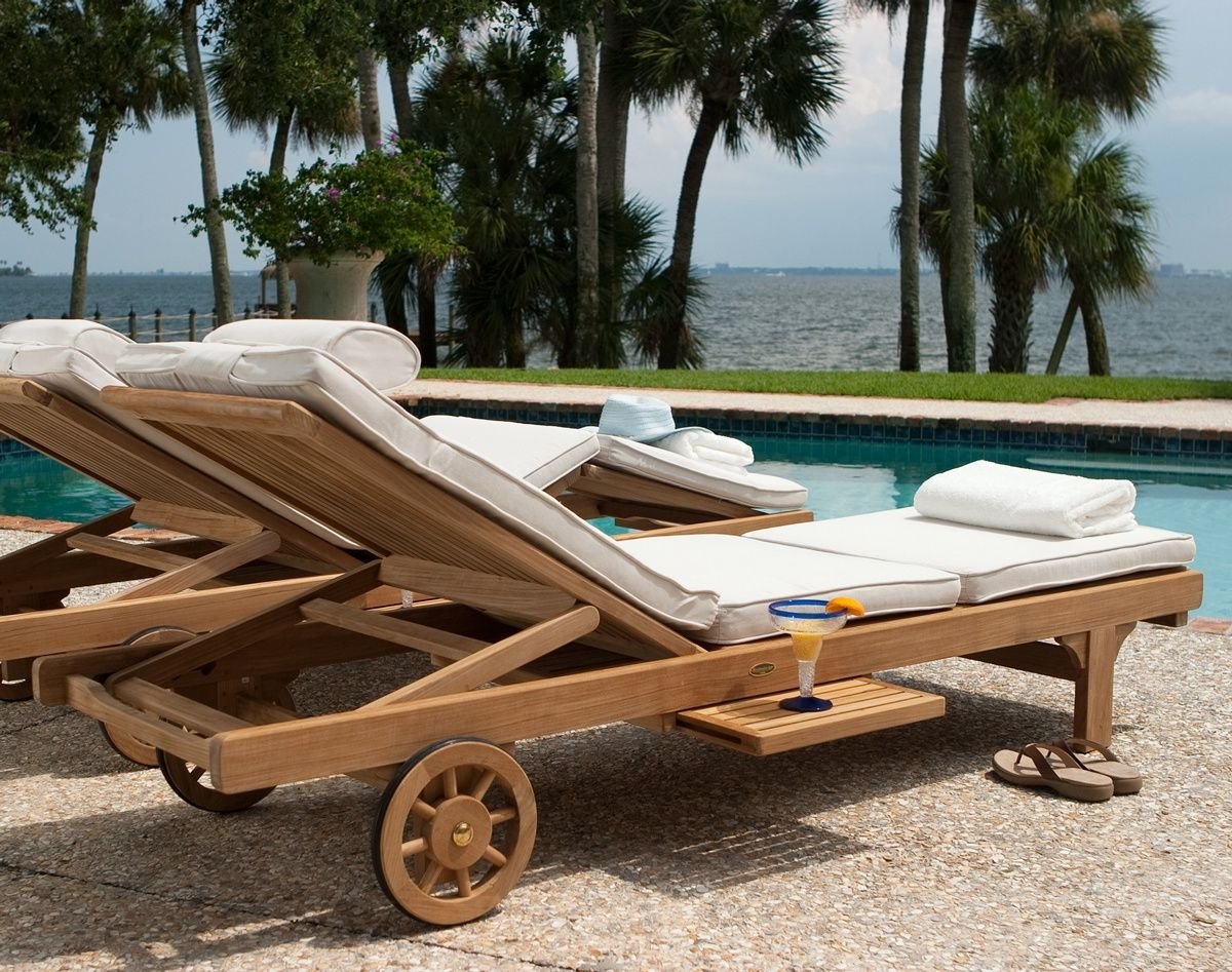 Шезлонг из дерева