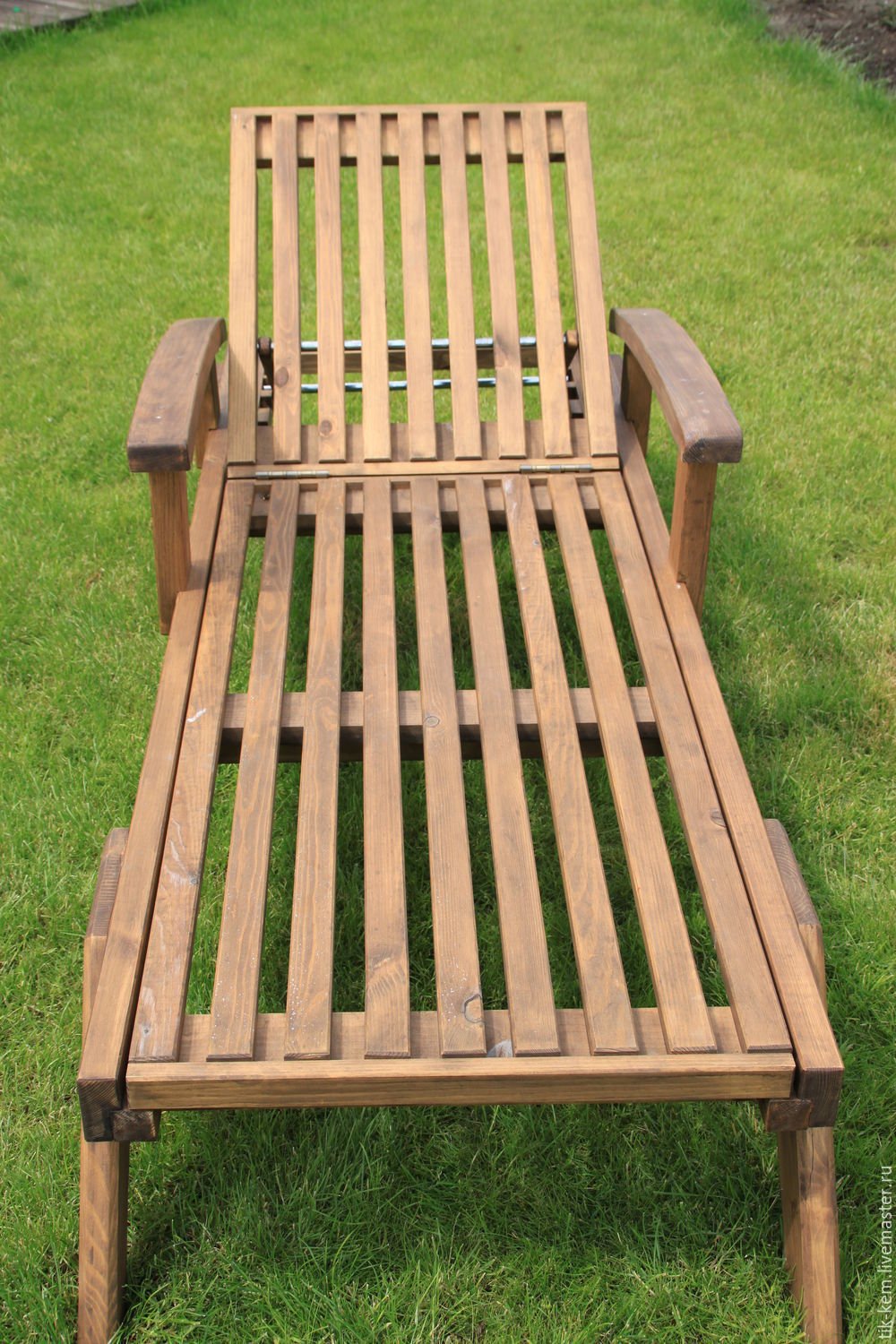Лежанка из дерева