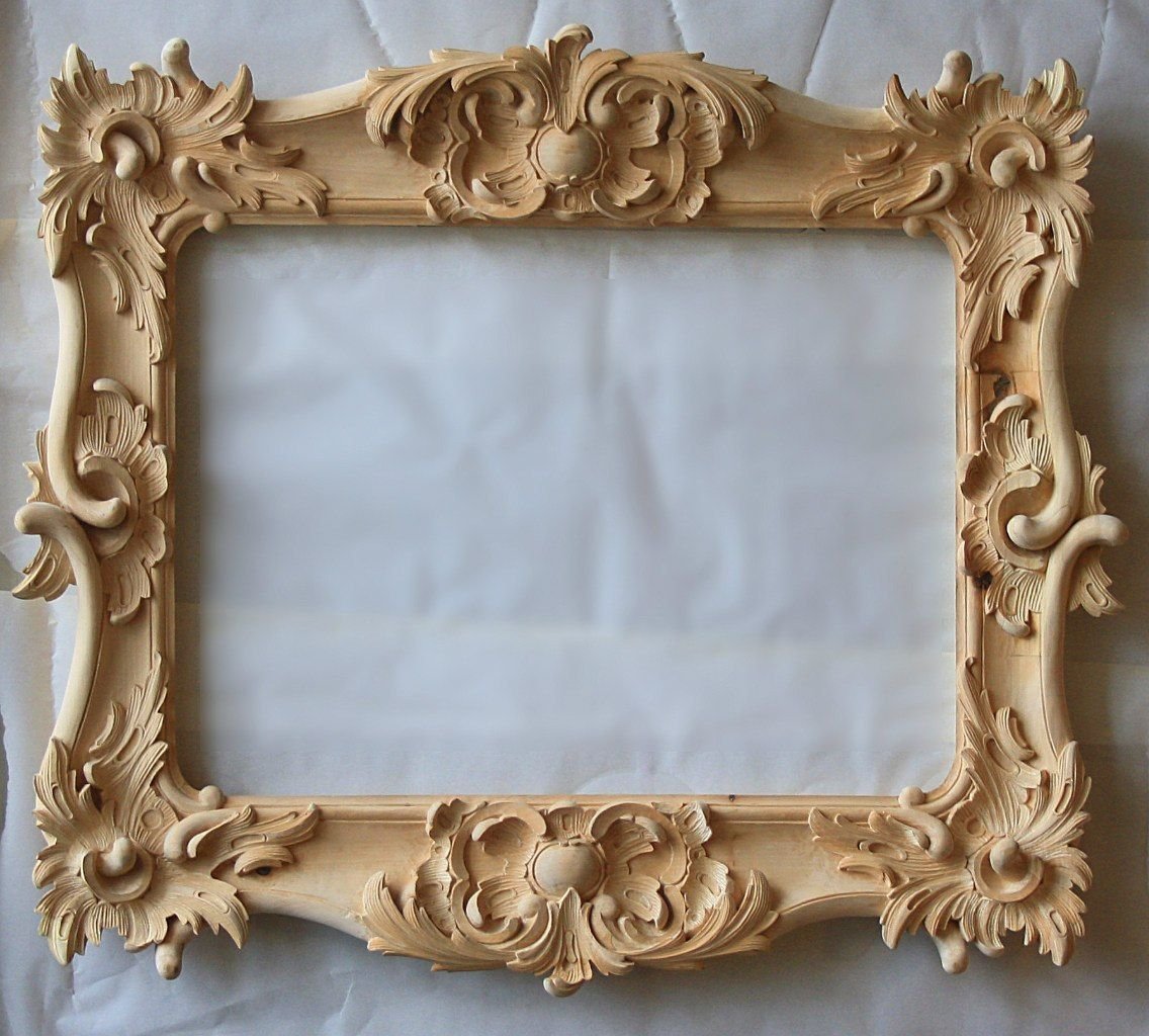 Резная деревянная рама