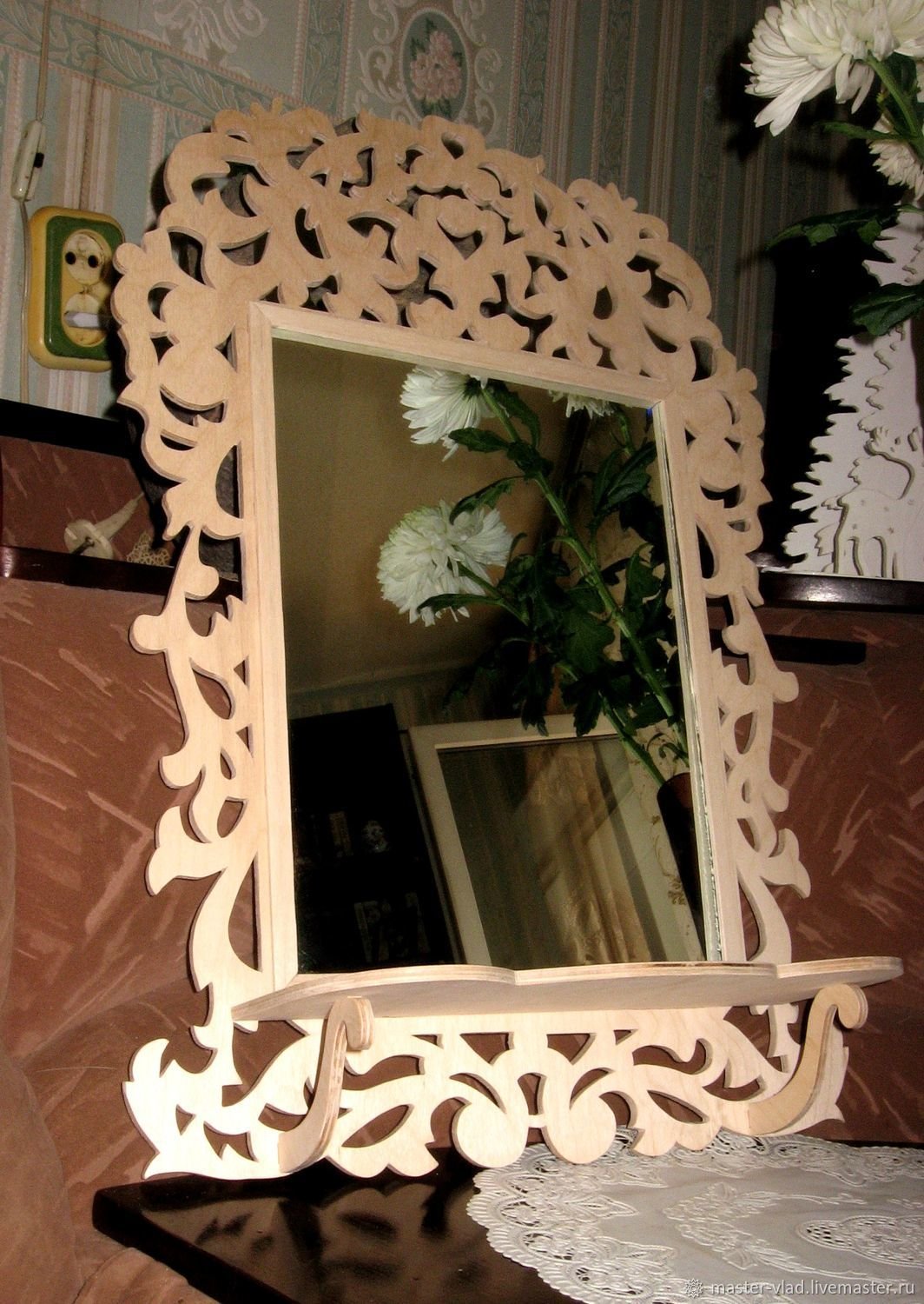 Рамка для зеркала из дерева