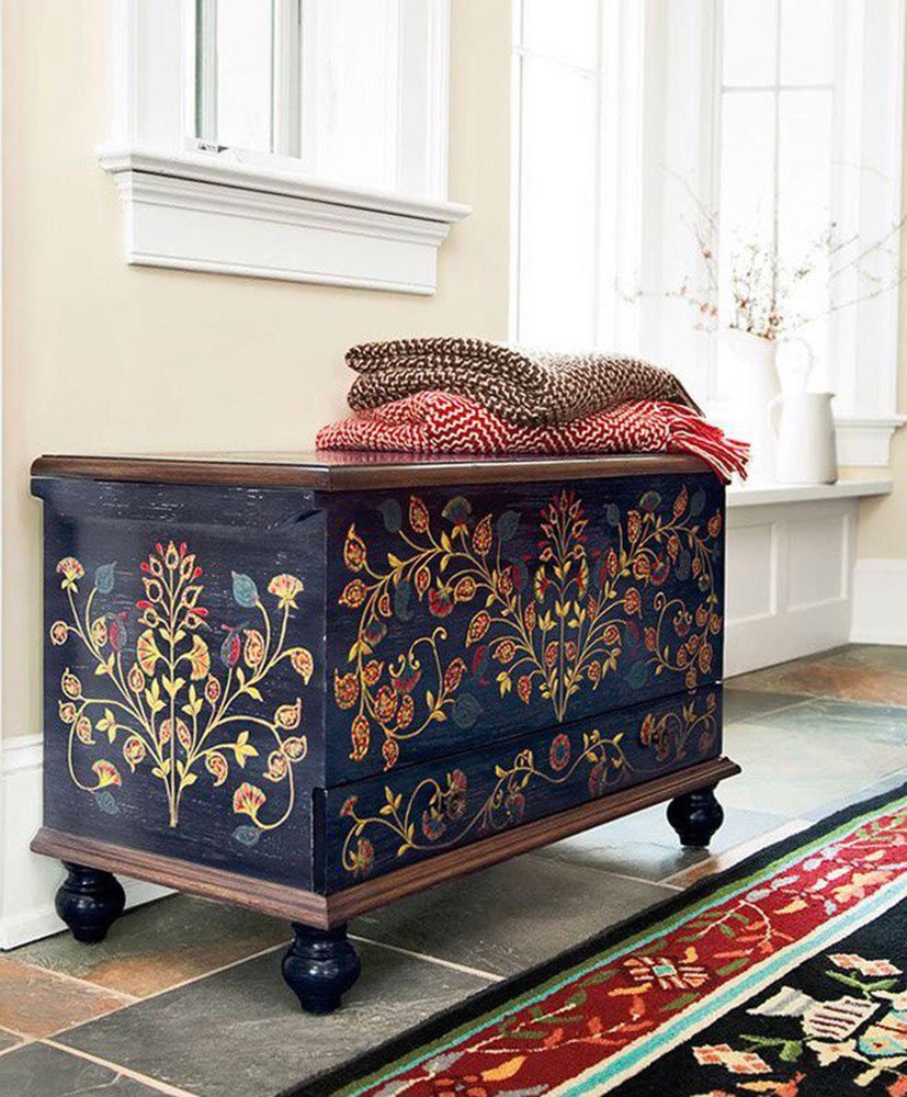 Сундук в интерьере