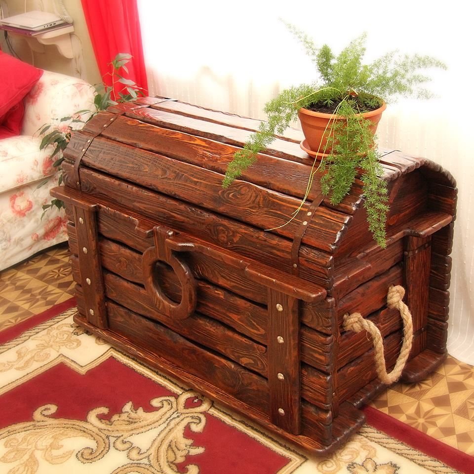 Декоративный сундук из дерева