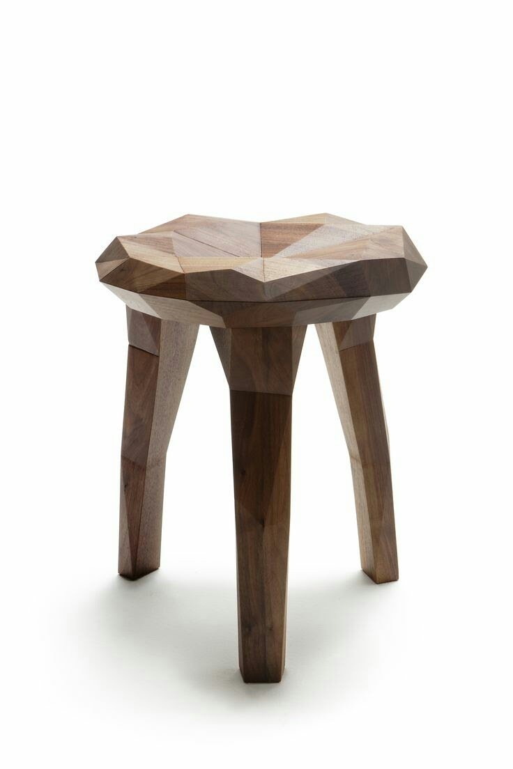 Табуретка деревянная