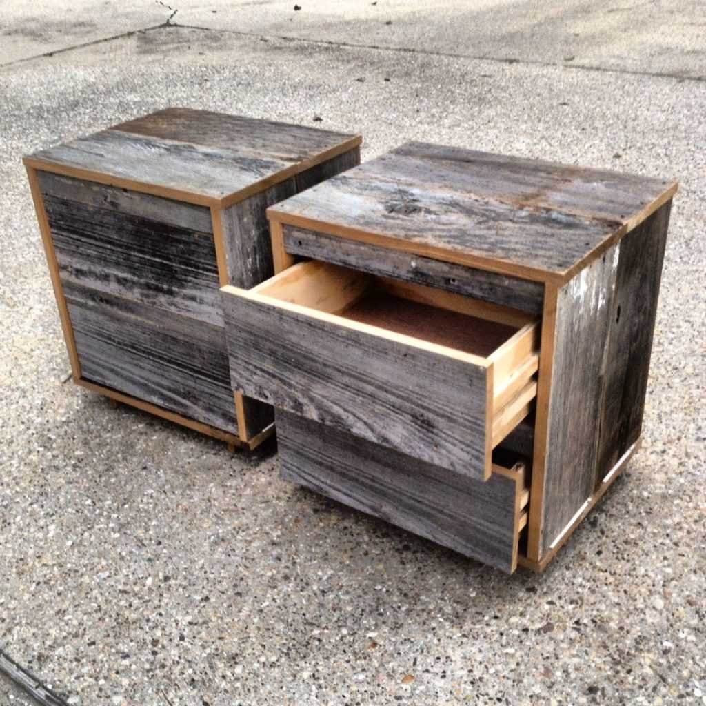 Тумбочка из дерева