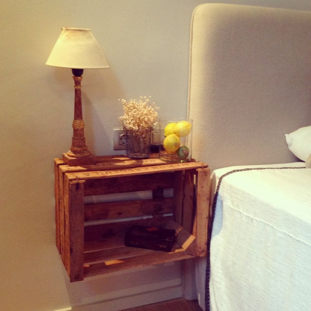 Тумбочка прикроватная деревянная