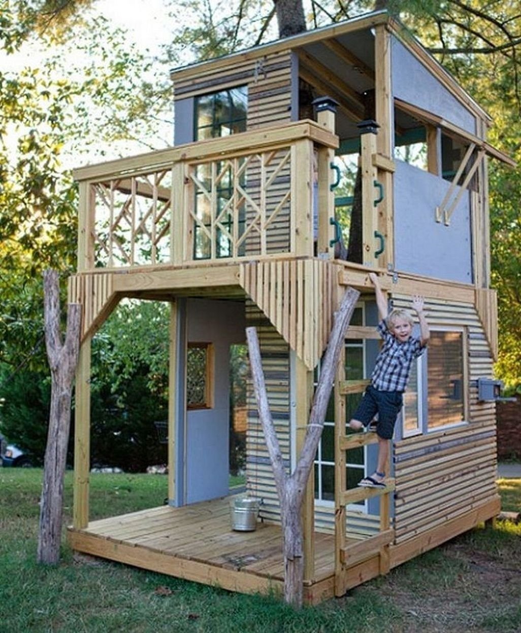 Двухэтажная беседка