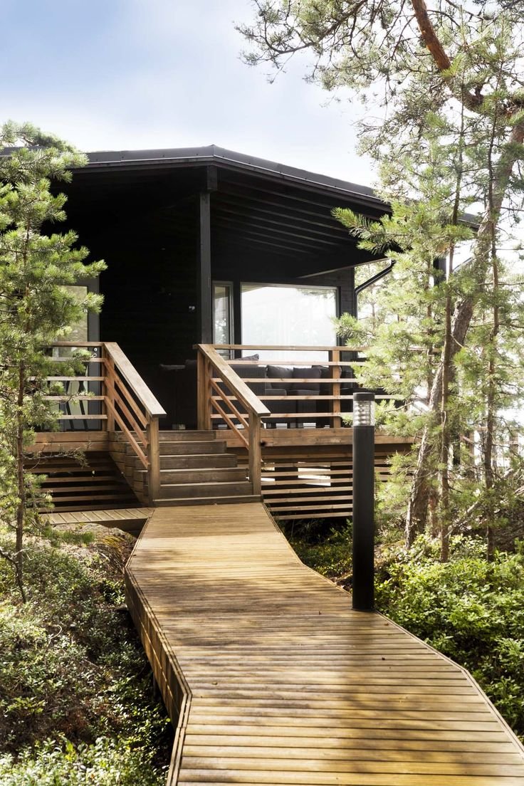 Двухэтажная беседка с террасой