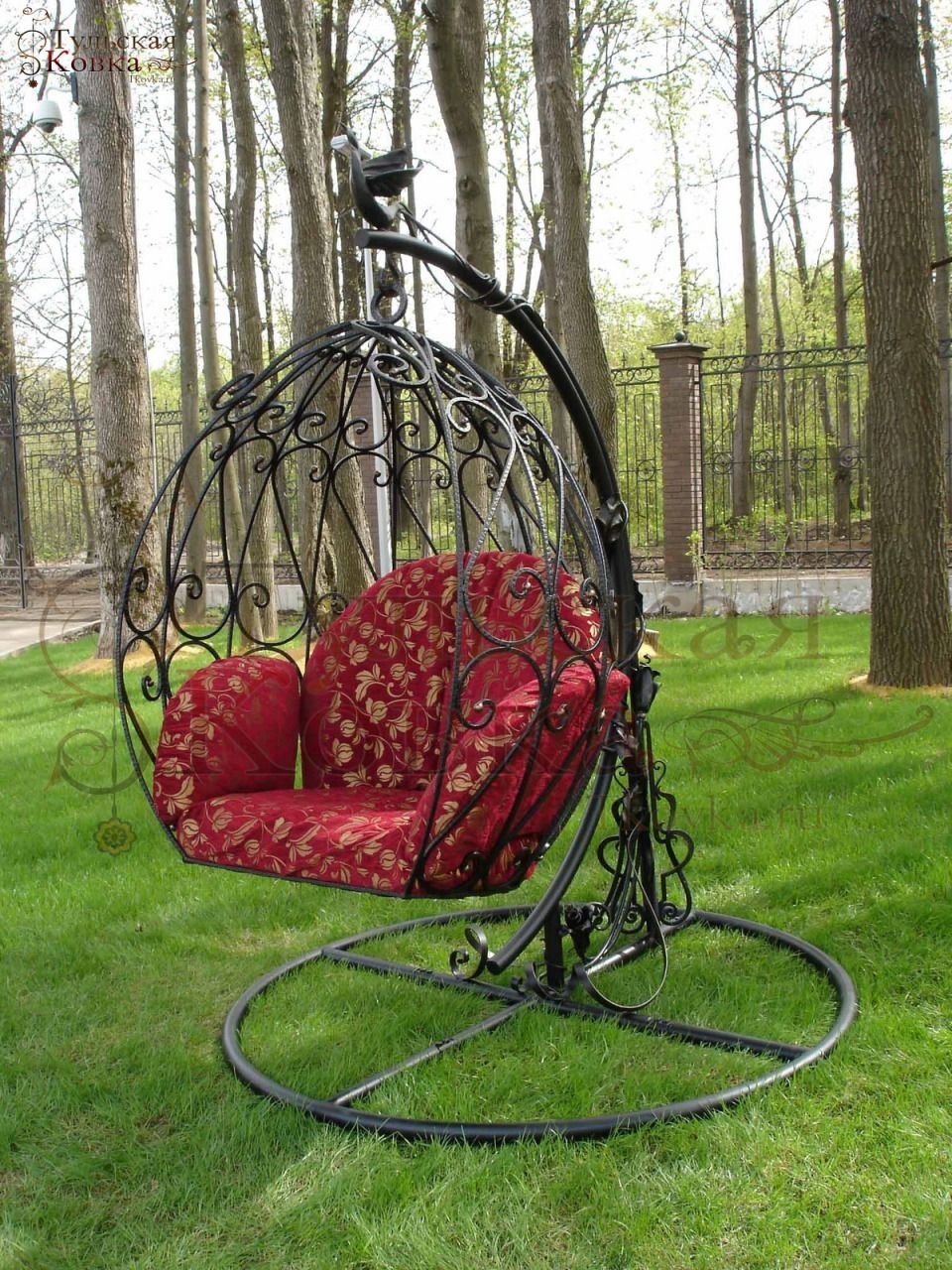 Кованые качели для сада