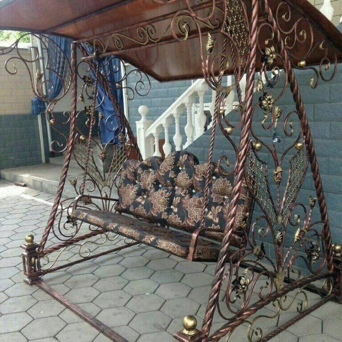 Кованые качели