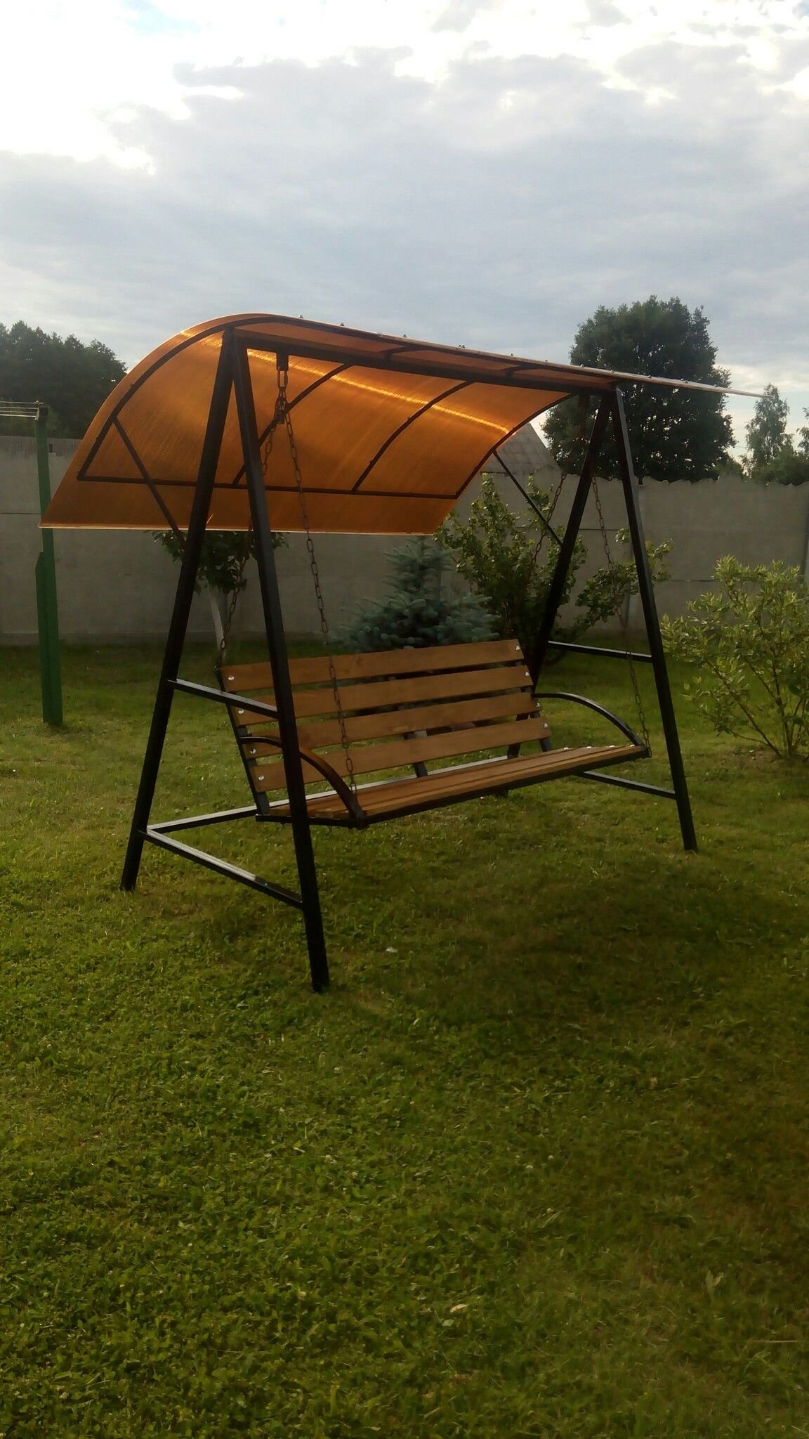 Садовая качель с навесом Barcelona 236x180xh210см, чёрная стальная рама,