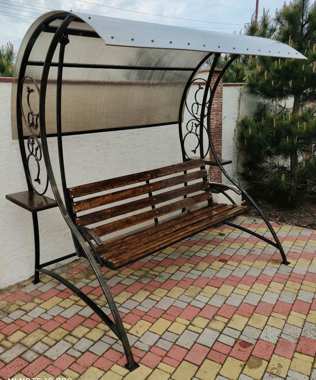 Кованые уличные качели