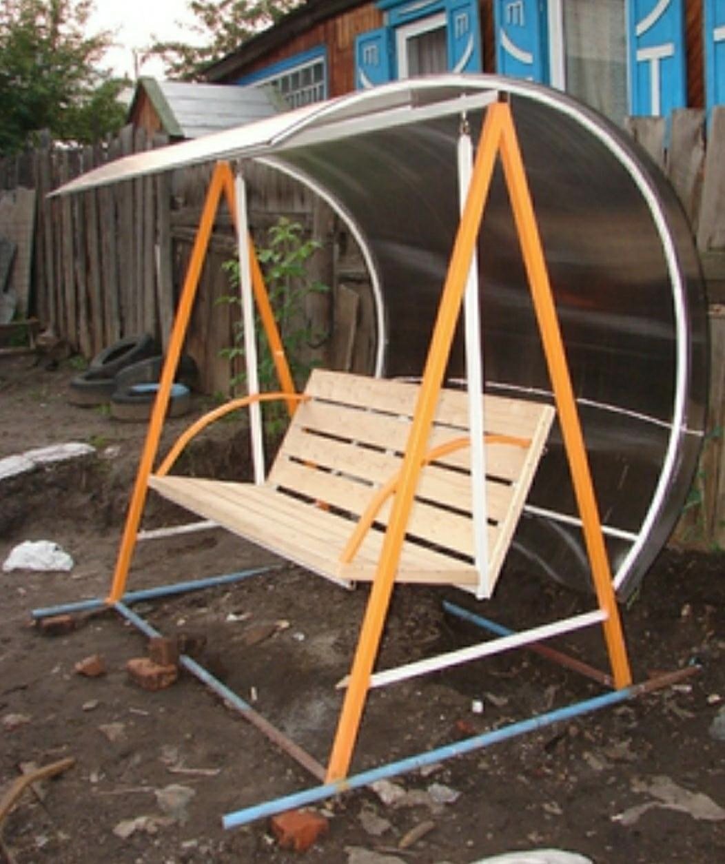 Садовая качеля из металла