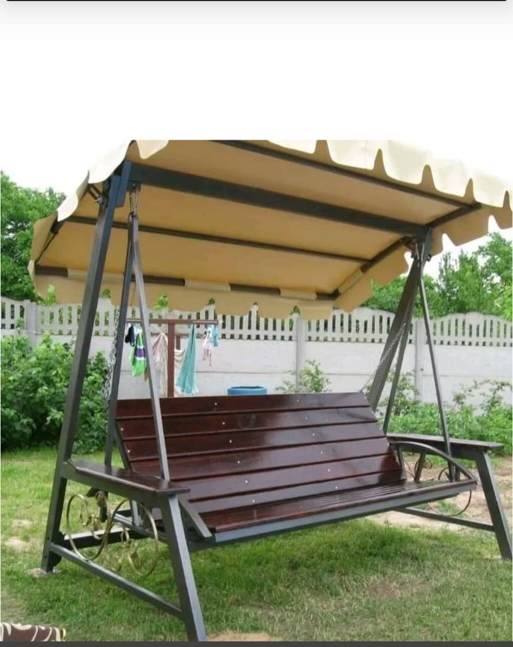Садовая качеля из металла