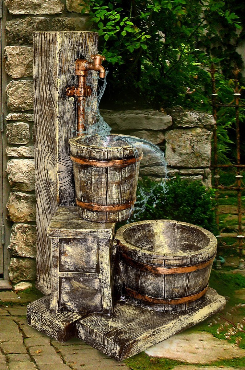 Красивый умывальник на даче