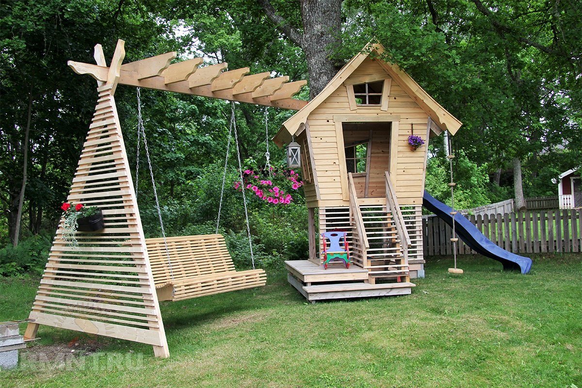 Домик для детей на участке