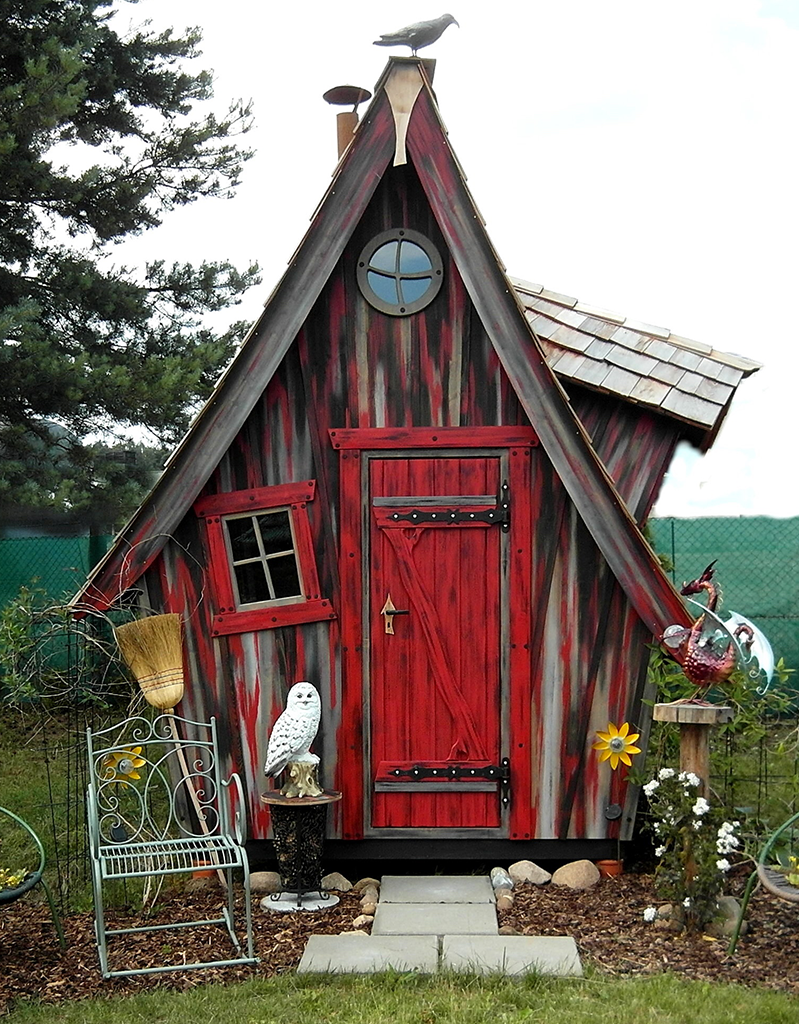 Необычный дачный туалет