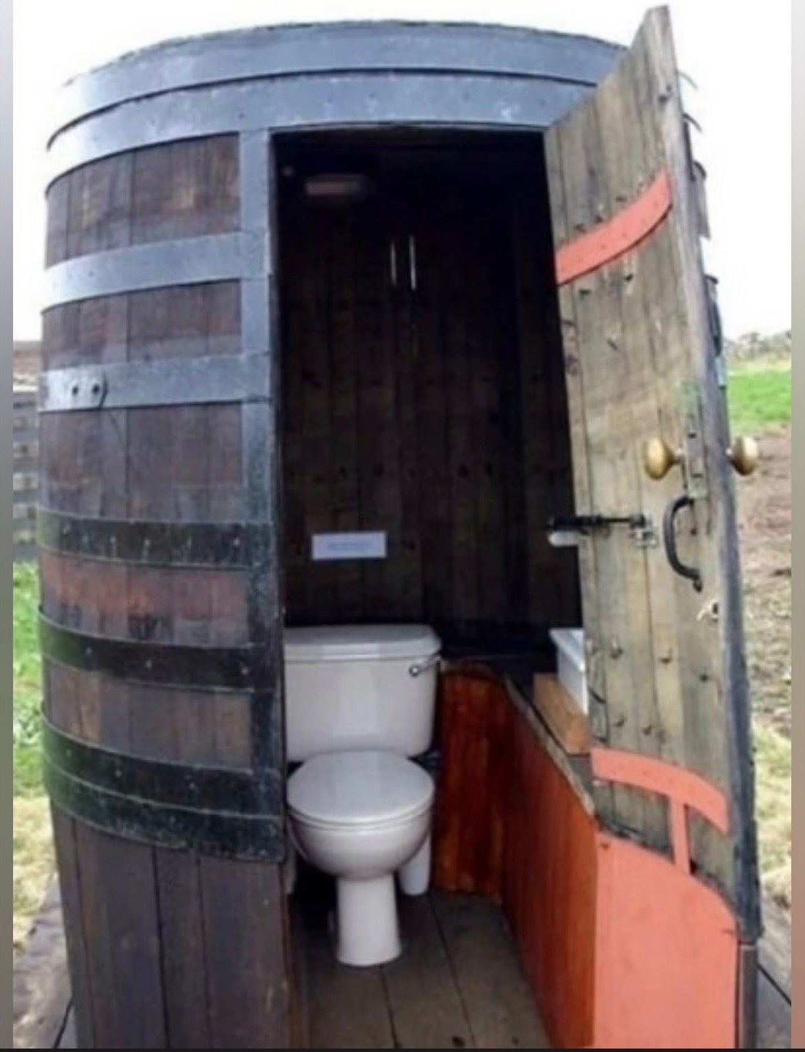 Дачный уличный туалет