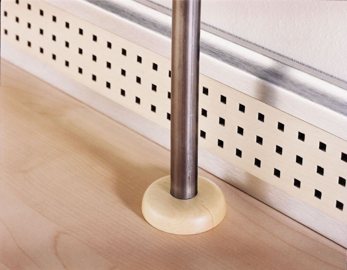 Перфорированный короб для труб отопления