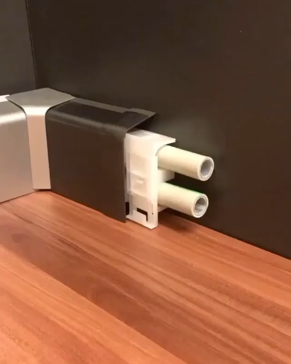 Плинтус для труб Рехау