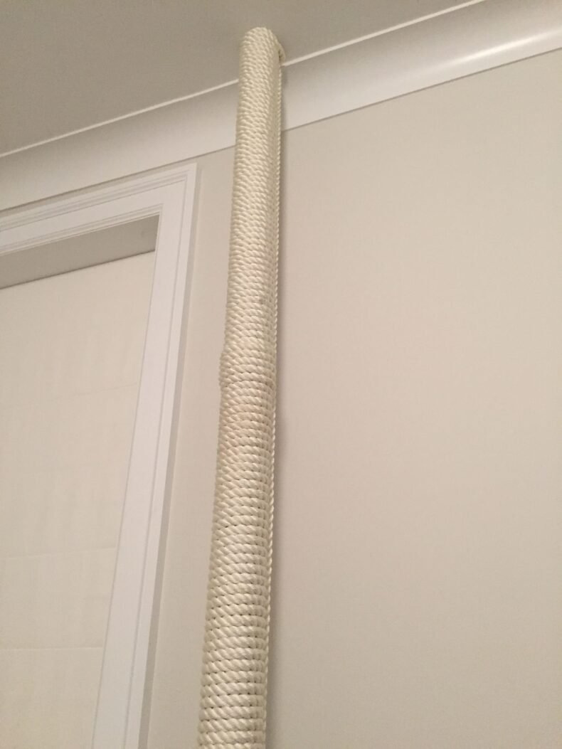 Декор трубы отопления на кухне