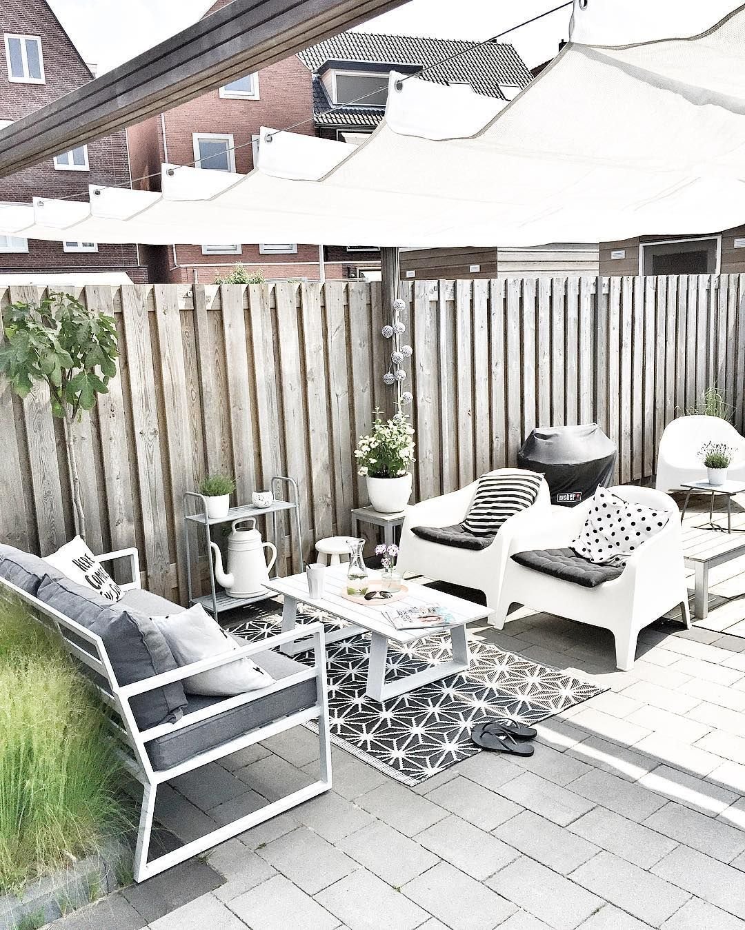 Лаунж зона на даче